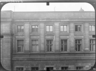 Dresden-Altstadt, Augustusstraße 2. Ständehaus (1901-1906; P. Wallot). Ostseite (Teilansicht) von der Brühlschen Gasse
