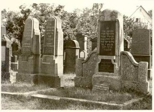 Bretten, KA; Jüdischer Friedhof, Grabsteine
