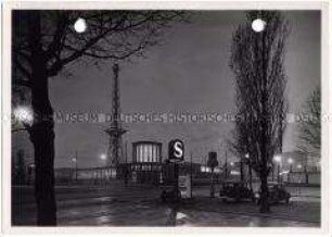 Berlin, Charlottenburg, Ausstellungsgelände und Funkturm bei Nacht
