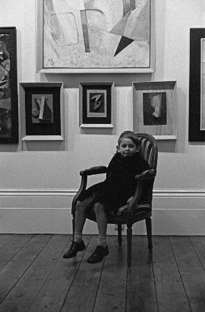 In London Lord's Gallery : In London Lord's Gallery mit einem Nachbarsjungen in der Kurt Schwitters Ausstellung