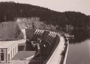 Kriebstein Talsperre, Staumauer mit Krafthaus