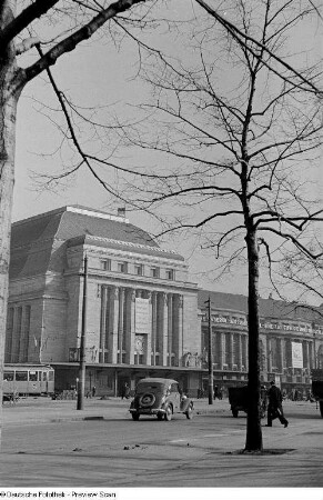 Vorderansicht des Hauptbahnhofs