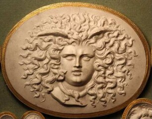 Medusenhaupt in Vorderansicht (Daktyliothek, Zweites Historisches Tausend)
