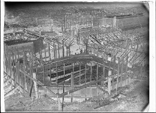 Staustufe Wipfeld. Blick von der Flussseite auf die Fundamente des Oberhauptes.