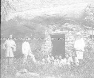Glasdia von einer Familie bei "Taitsching kung"