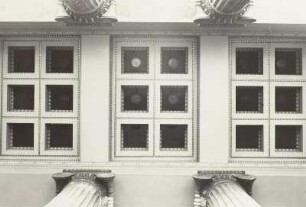 Deckenkassetten der Säulenhalle