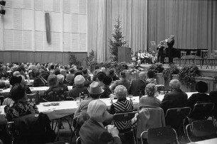Weihnachtsfeier des Altenclubs Fidelitas im Großen Saal der Stadthalle