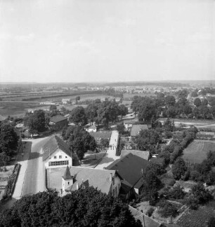 Blick vom Turm der Martin-Luther-Kirche Richtung Nordwesten: vorn links Kirchenstraße: in Mitte Markttwiete: vorn Heymannsche Gastwirtschaft: links dahinter alte Volksschule: dahinter Bahnhofstraße