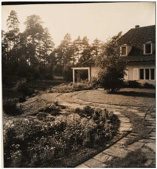 Garten von Bülow, Waren/Müritz: Auffahrt zum Haus