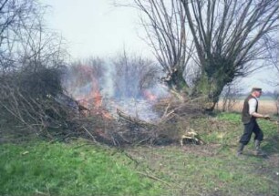 Stubbendorf: Knick: Beschädigung durch Feuer: Mann