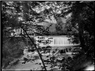 Adelsheim Oberschloss und Schlosspark Wasserfall der Kirnau