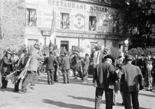 Turckheim: Kirmes, tanzende Burschen