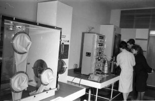 Ausstellung "Atom in Wissenschaft und Technik" im Landesgewerbeamt.