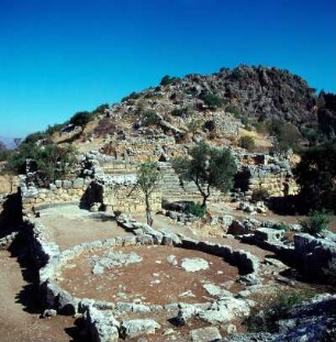Agora und nördlicher Stadthügel (Ruine), Lato