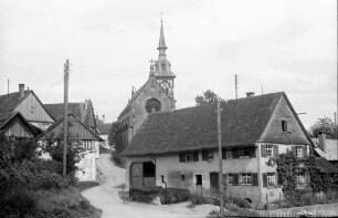 Andelshofen: Bauernhaus und Kirche