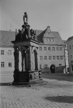 Oschatz. Marktbrunnen
