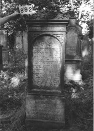 Grabstein 892