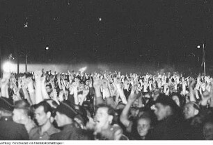 Berlin, 3. Weltfestspiele der Jugend und Studenten, Kundgebung, Stalin-Banner, u.a., August 1951