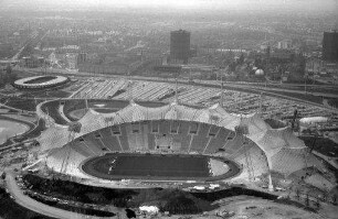 München: vom Olympiaturm [Fernsehturm] auf Olympiastadion