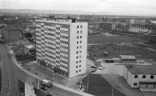 Planungen für den Bau einer Mehrzweckhalle in Mühlburg.