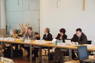 Neuer Sächsischer Landtag, Bibliothekskonzeption für das Bildungsland Sachsen : Vorstellung der "Bibliothekskonzeption für das Bildungsland Sachsen" im Sächsischen Landtag, 8. Mai 2008. Konzeption Prof. Dr. Thomas Bürger, Generaldirektor Sächsische Landesbibliothek – Staats- und Universitätsbibliothek Dresden (SLUB). Sitzung im Fraktionsberatungssaal
