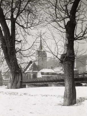 Gera, Stadtansicht : Gera-Untermhaus. Blick gegen Straßenbrücke über die Weiße Elster und Stankt Marienkirche von Südosten