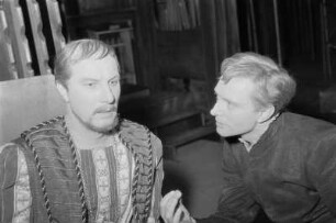 Szenenbilder aus "Hamlet" von W. Shakespeare, Inszenierung F. Kortner,
