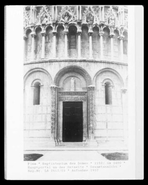 San Giovanni & Baptisterium — Hauptportal an der Ostseite