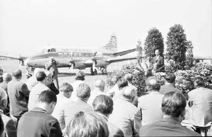 Freiburg: Flugplatz; Ansprache Oberbürgermeister Dr. Keidel