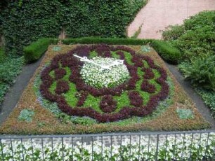 Zittau: Fleischerbastei mit Blumenuhr Große Bastei mit Blumenuhr