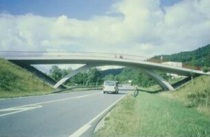 Überf. Gem.-Straße in Weizen