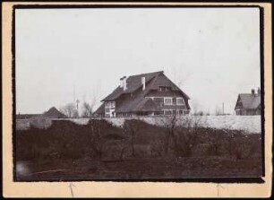 Wohnhaus Poelzig, Breslau-Leerbeutel: Außenansicht (hinter der Gartenmauer)