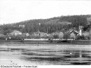 Wachwitz (Dresden-Wachwitz). Stadtteilansicht. Blick über die Elbe nach Norden
