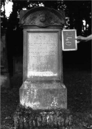 Grabstein 240