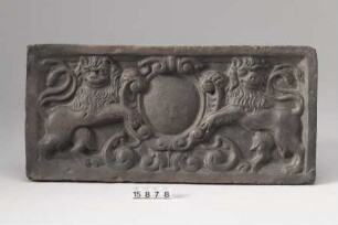 Ofenkacheln mit Medaillon und Löwen — Ofenkachel