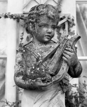 Putto mit Lyra