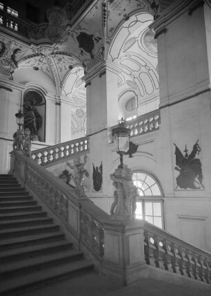 Residenzschloss Ludwigsburg — Neues Corps de logis — Westliches Treppenhaus & Raum 144a
