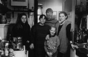 Familie B. (Gartenarchitektin, Grafiker) in der Küche