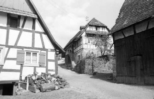 Schwarzwalddorf im Frühling.