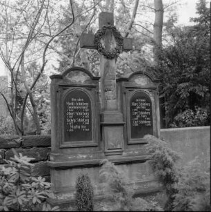 Grabmal der Familie Moritz Schönberg