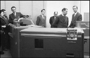 Freiburg: [IBM Geschäftsstelle] Ausstellungsraum, Büromaschinen, Innenraum