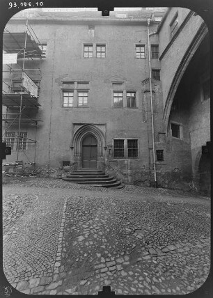 Rochlitz. Schloß (12.-14. Jh.). Fürstenhaus über den Schloßhof