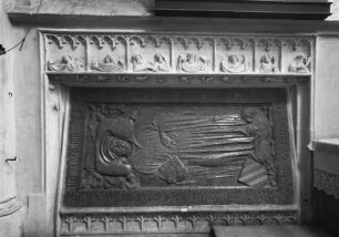 Grabstein des Domherren Paul von Polheim (gestorben 1440)