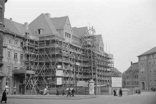 Bau des Hauses der Sorben auf dem Postplatz in Bautzen : Twar Serbskeho domu we Budyšinje : Bautzen / Budyšin
