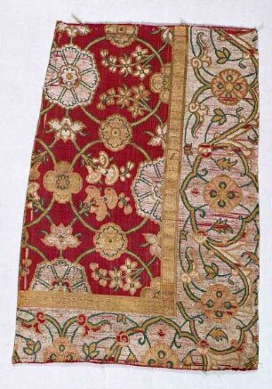 Fragment eines Seidenbrokats