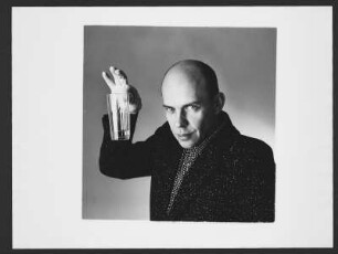 Selbstportrait Ingolf Thiel, mit Glas