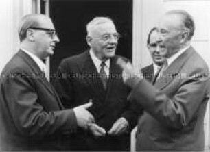 Der amerikanische Aussenminister Dulles besucht Bundeskanzler Adenauer in Bonn