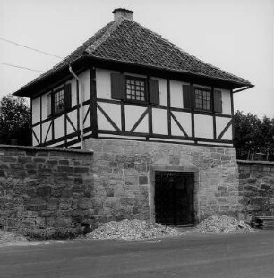 ehem. Schloss; Sontra, Schloßhof 1, Schloßhof 2, Höhenweg 4, Höhenweg 2