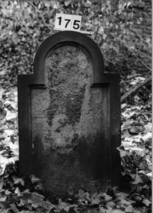 Grabstein 175 (Index: 100090936) Maße HxBxT: 102x58x13 cm: Grabstein 175