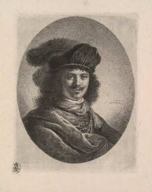 Junger Mann mit Federbarett
